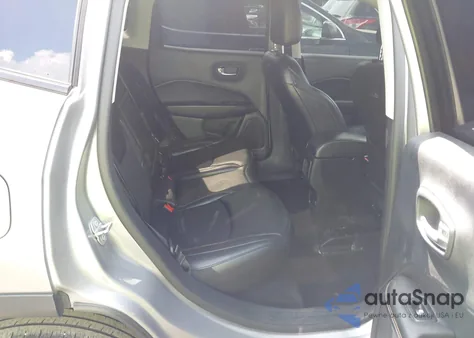 2019 Jeep Compass Latitude 4X4 from USA, damaged, VIN 3C4NJDBB1KT682739